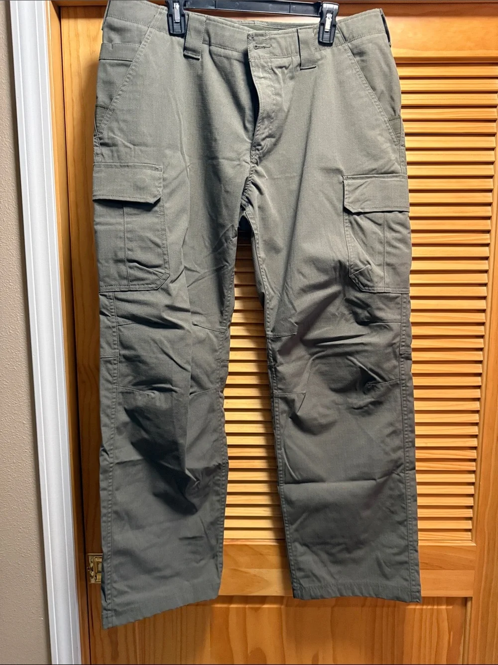 Under Armour Men’s Cargo Pants in Olive- Tactical Utility Workwear 38x32
